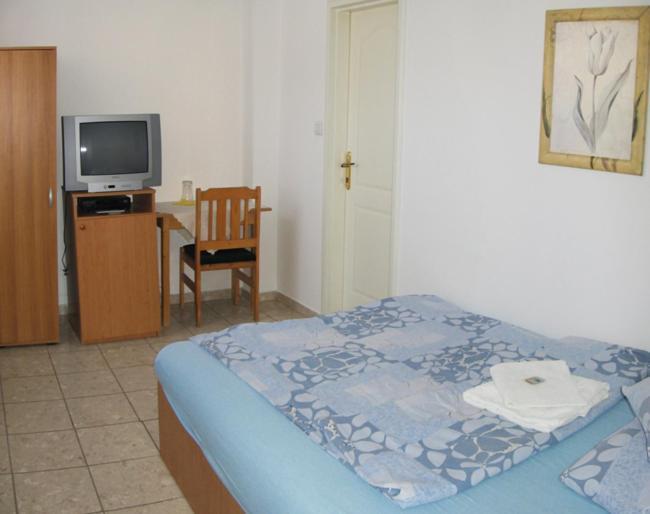Nadix Panzio Bed and Breakfast Debrecen Habitación foto